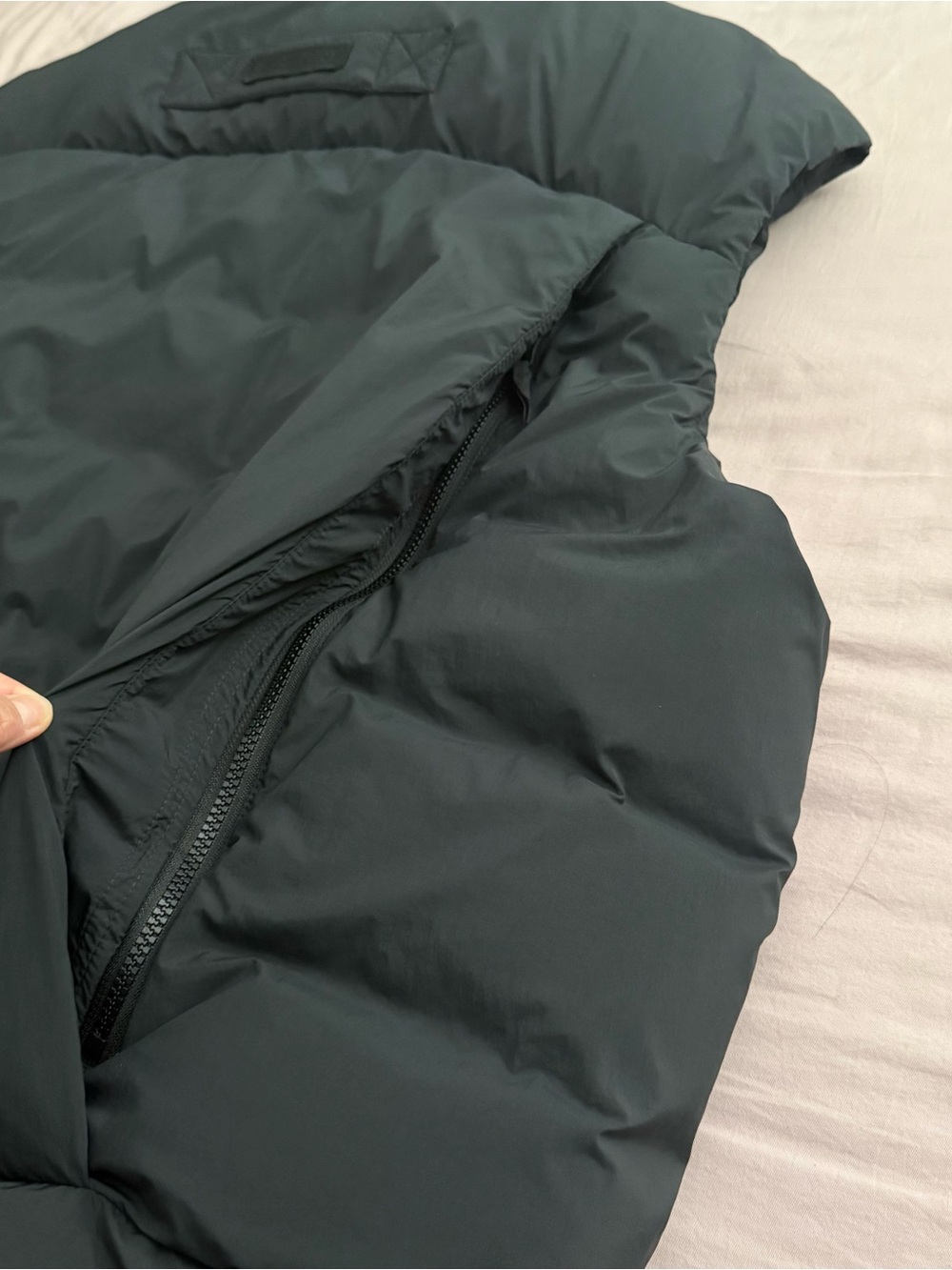 Canada Goose Men’s Wilu Vest XL - Picture 3 of 9